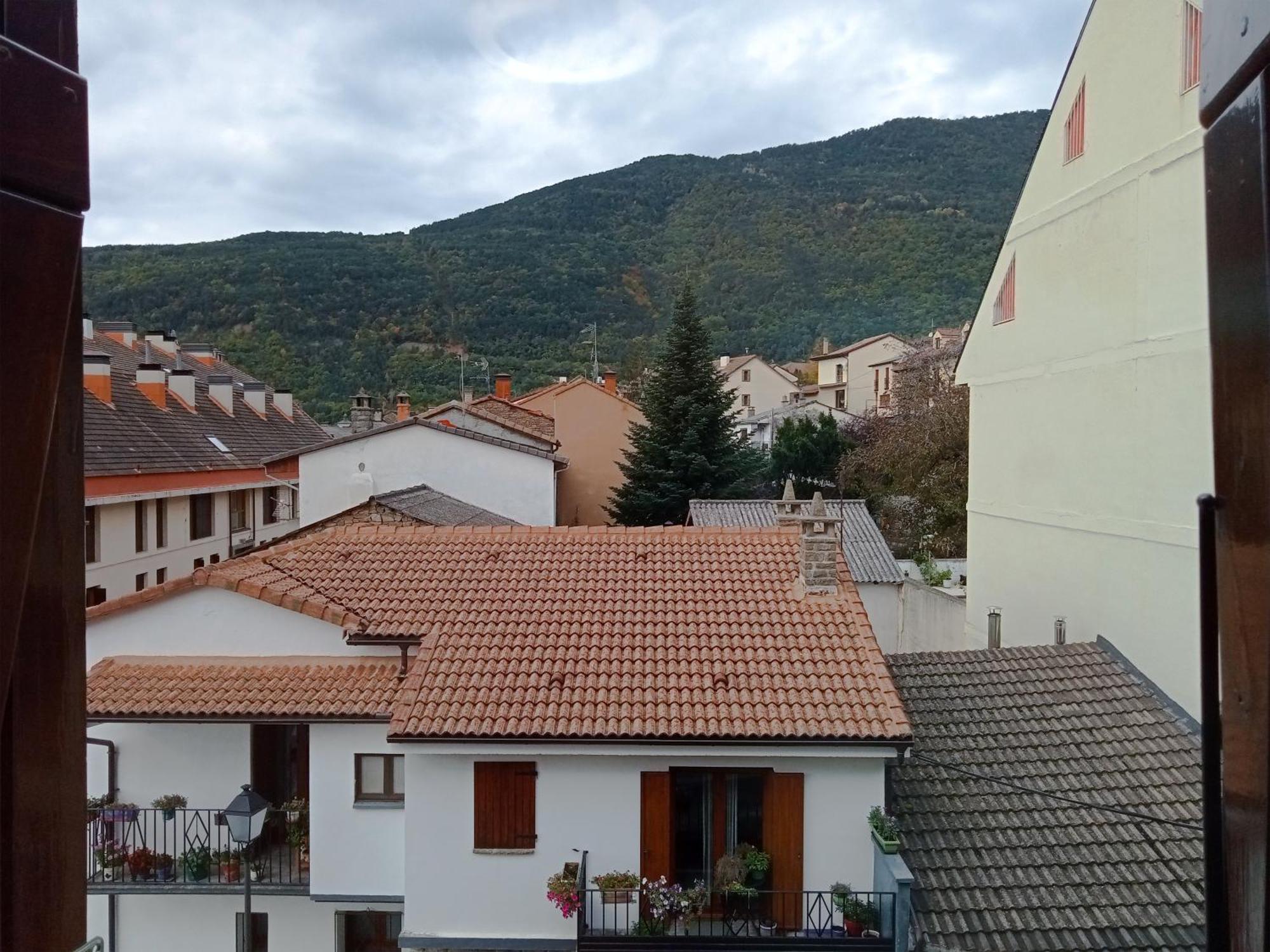 Apartamentos Valle De Tena - Biescas 3000 Kültér fotó